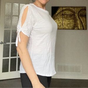 Jones New York white t-shirt with open sleeves in XL